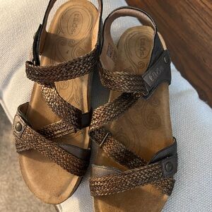 Taos bronze sandal. Size 40. Sized at 40 but is equivalent to a 9-9.5 US size.